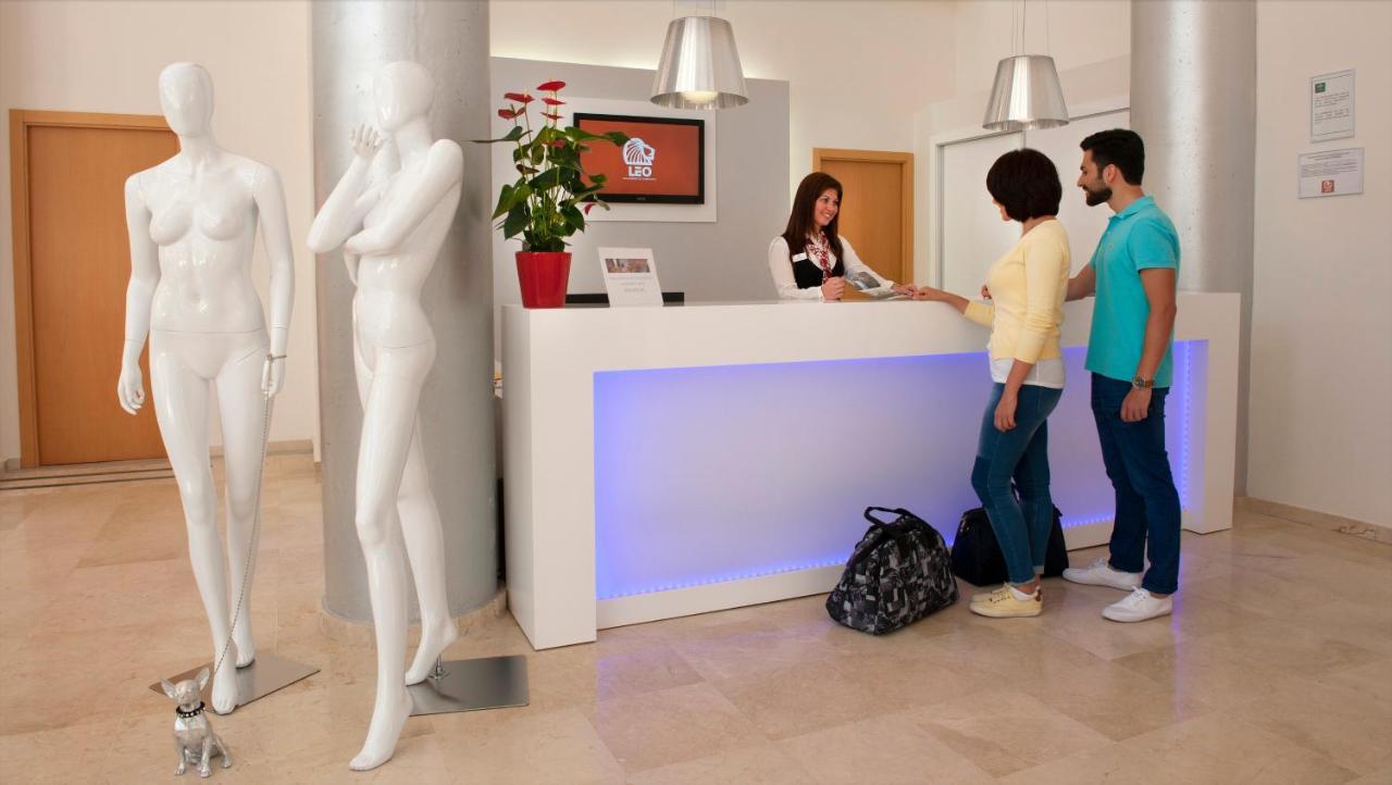 Leo Punta Umbria (Adults Only) Apartment ภายนอก รูปภาพ